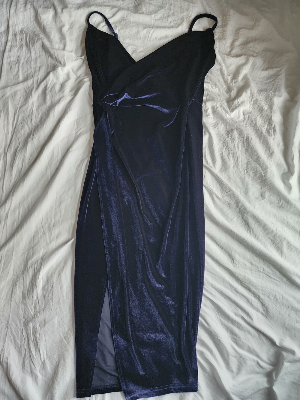 Elegant Navy Midi Slip Dress with Spaghetti Straps